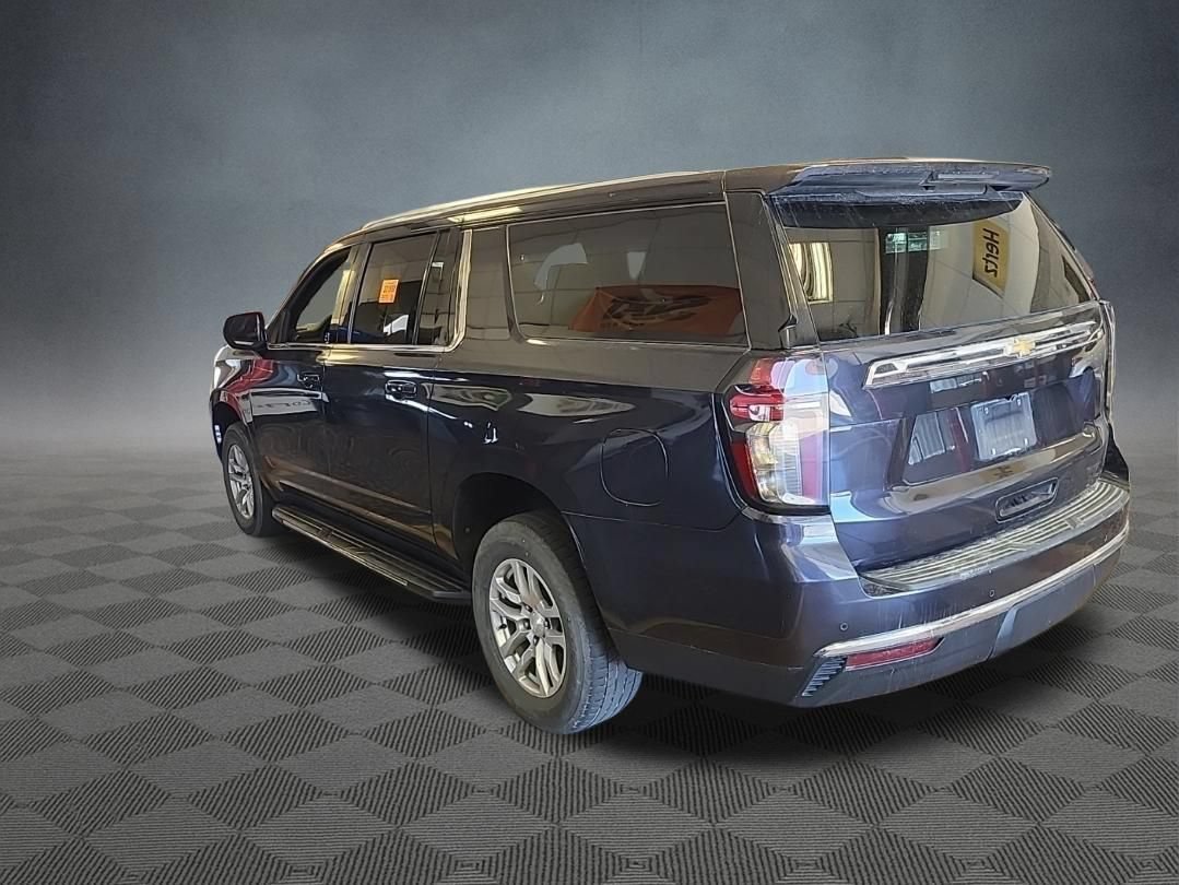 Used 2022 Chevrolet Suburban LT AWD/4WD image 4