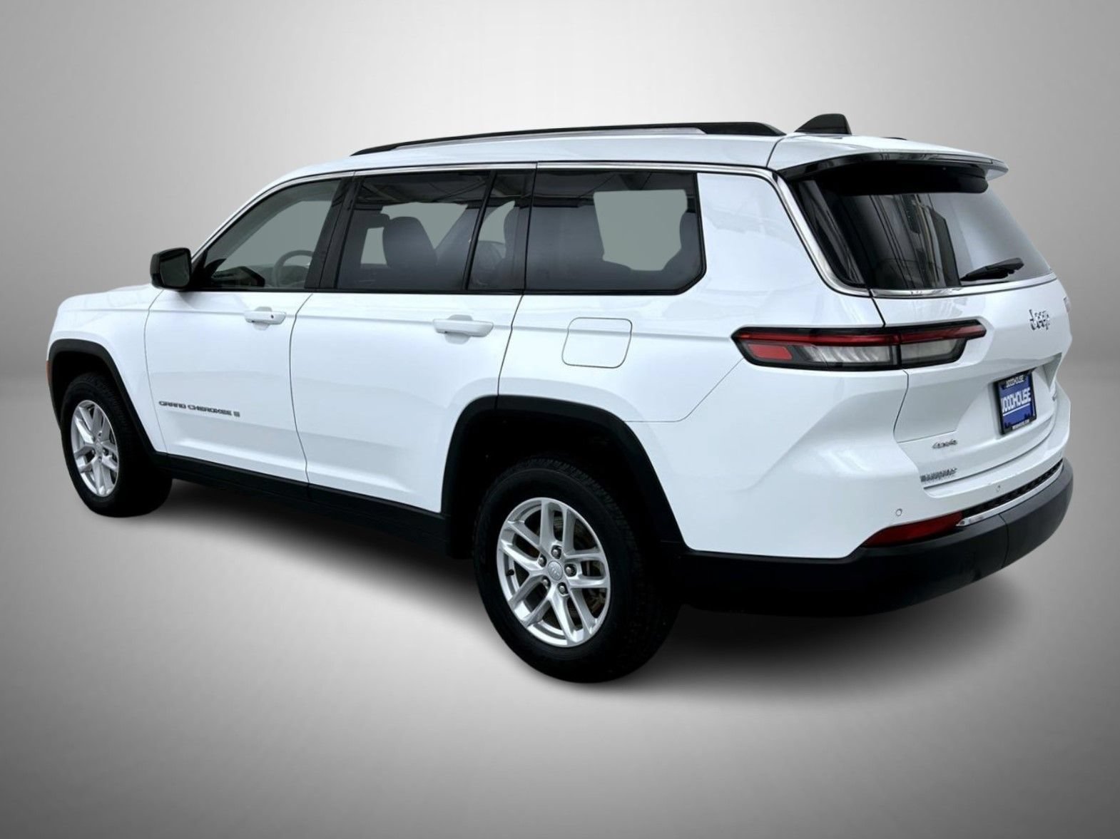 Used 2023 Jeep Grand Cherokee L Laredo AWD/4WD image 7
