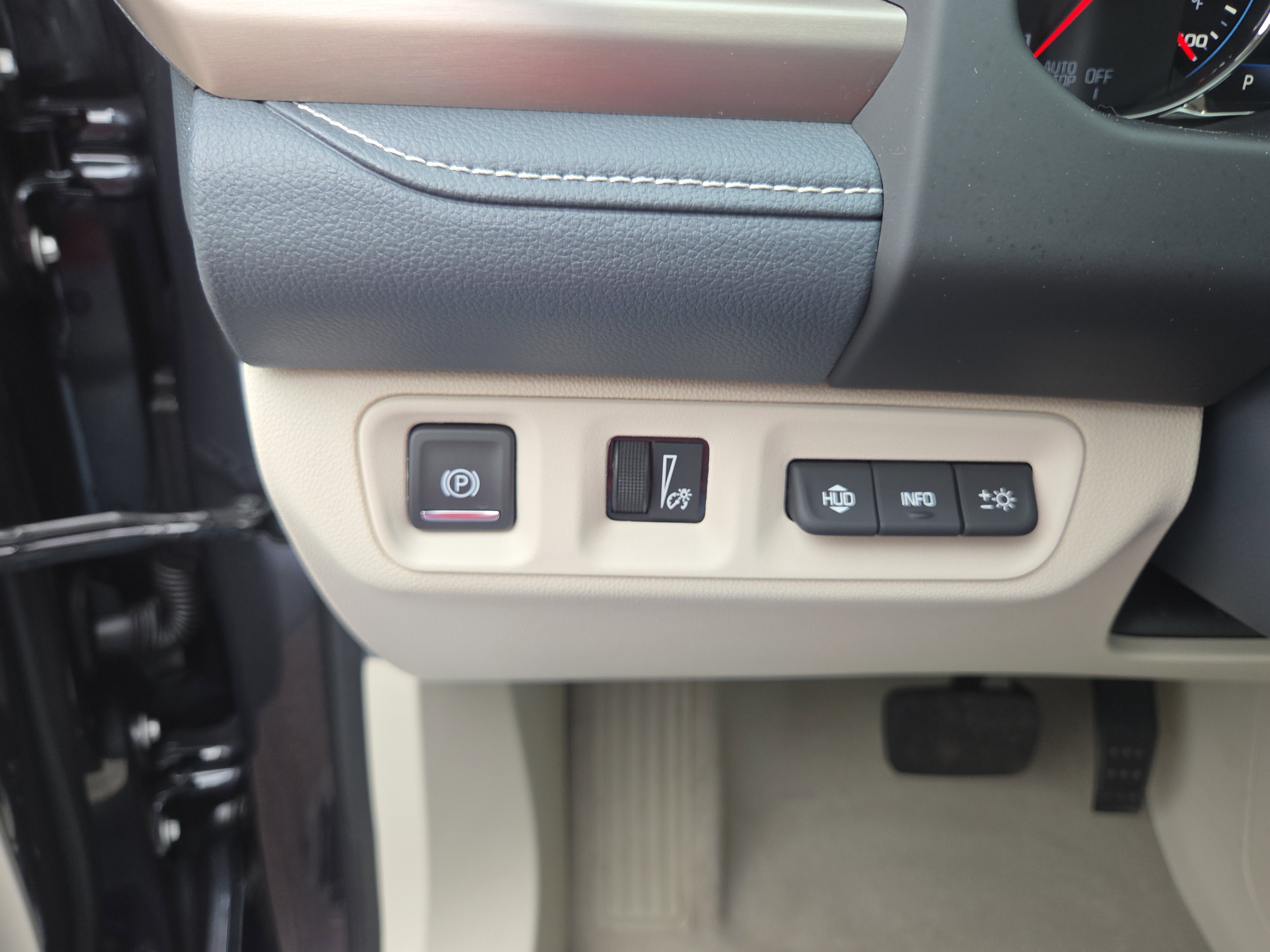 Used 2021 GMC Acadia Denali w/ Denali Ultimate Package AWD/4WD image 34