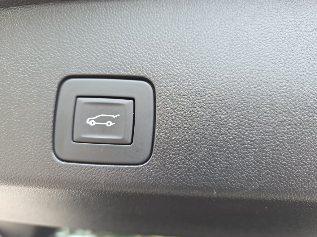 Used 2023 Buick Encore GX Select w/ Experience Buick Package FWD image 14