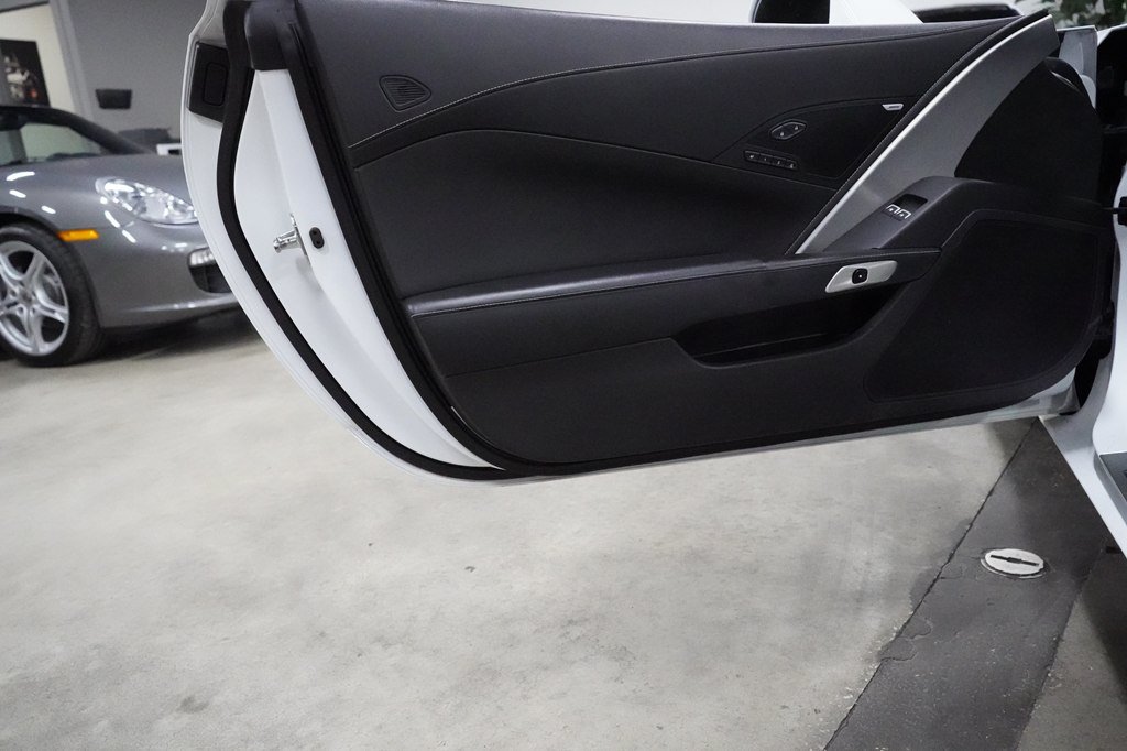 Used 2019 Chevrolet Corvette Stingray Convertible w/ 2LT Preferred Equipment Group RWD image 13