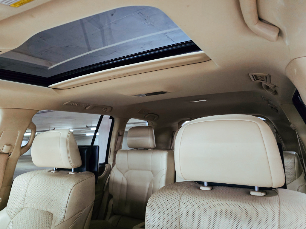Used 2017 Lexus LX 570 4WD w/ Luxury Package image 20
