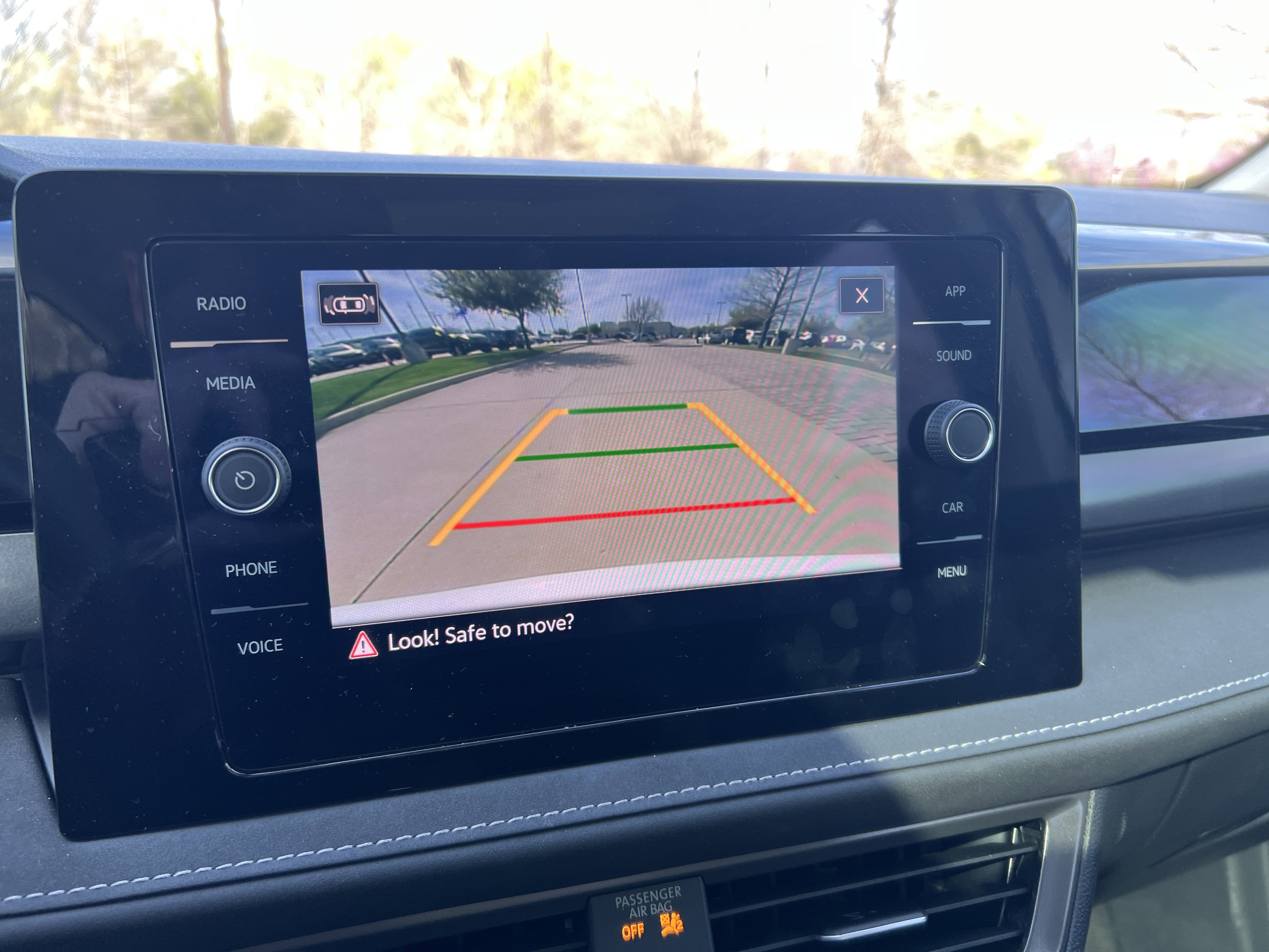 Certified 2025 Volkswagen Taos SE image 23