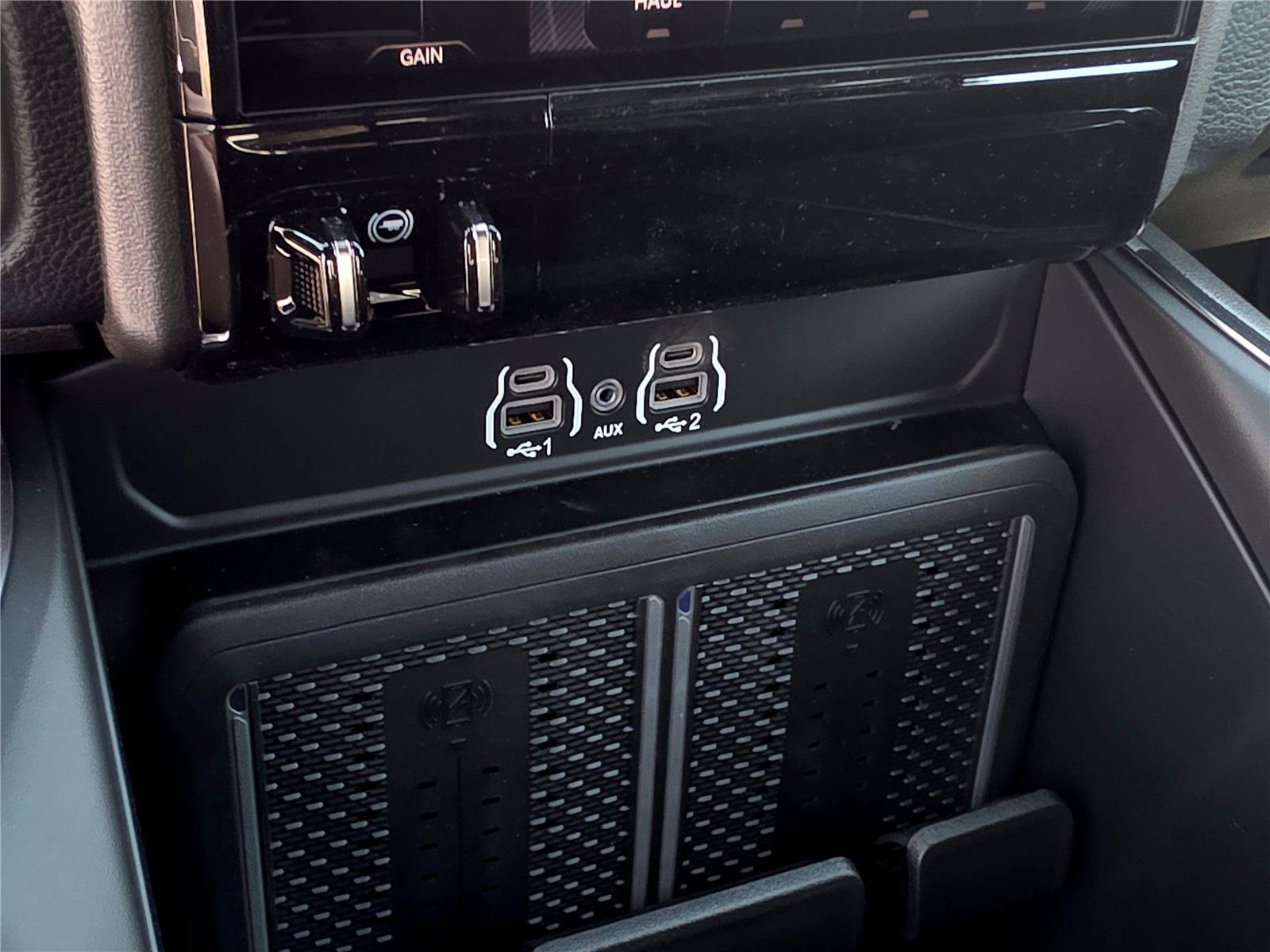 New 2026 RAM 2500 Laramie AWD/4WD image 14