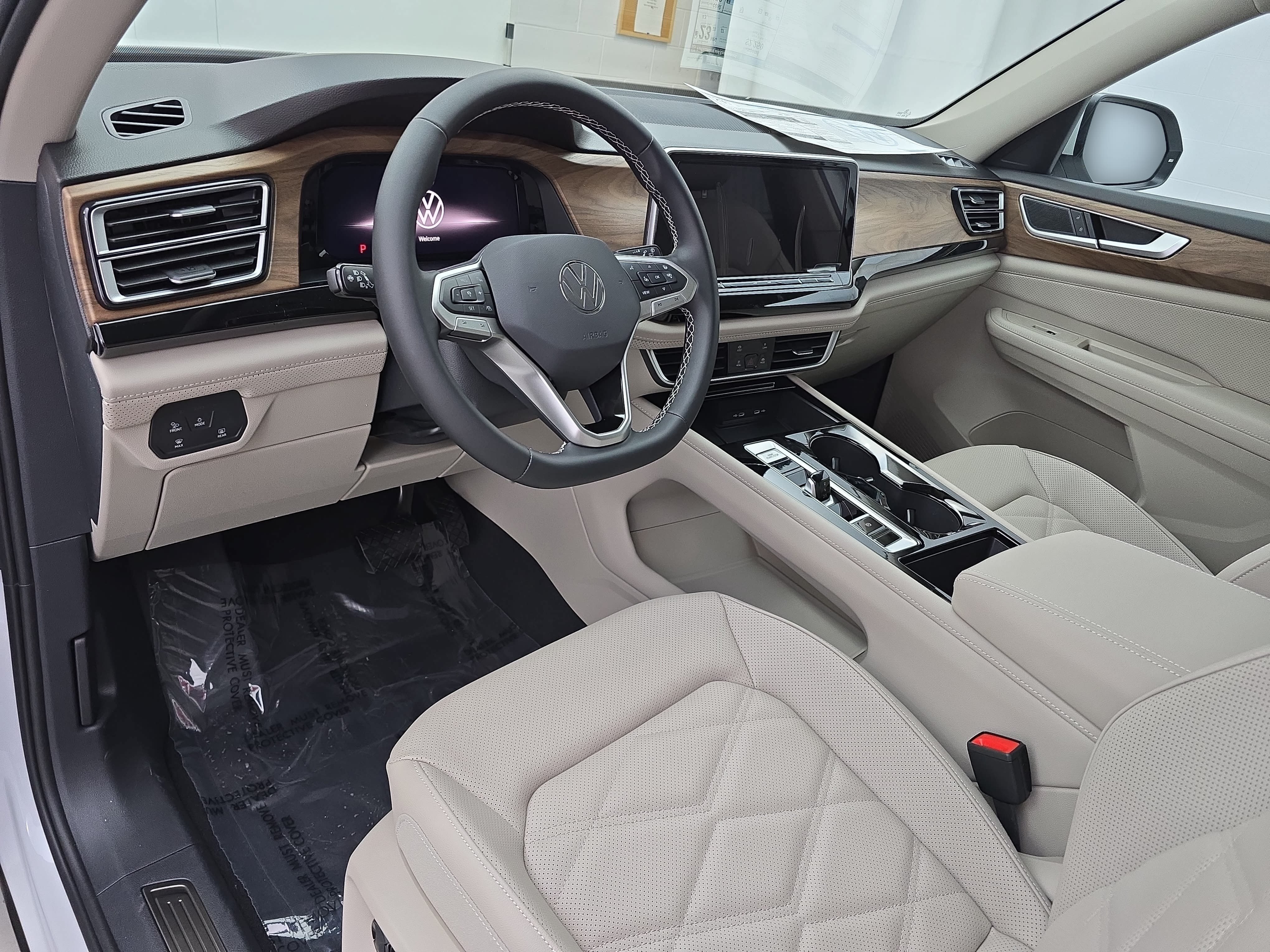 New 2026 Volkswagen Atlas SE FWD image 17