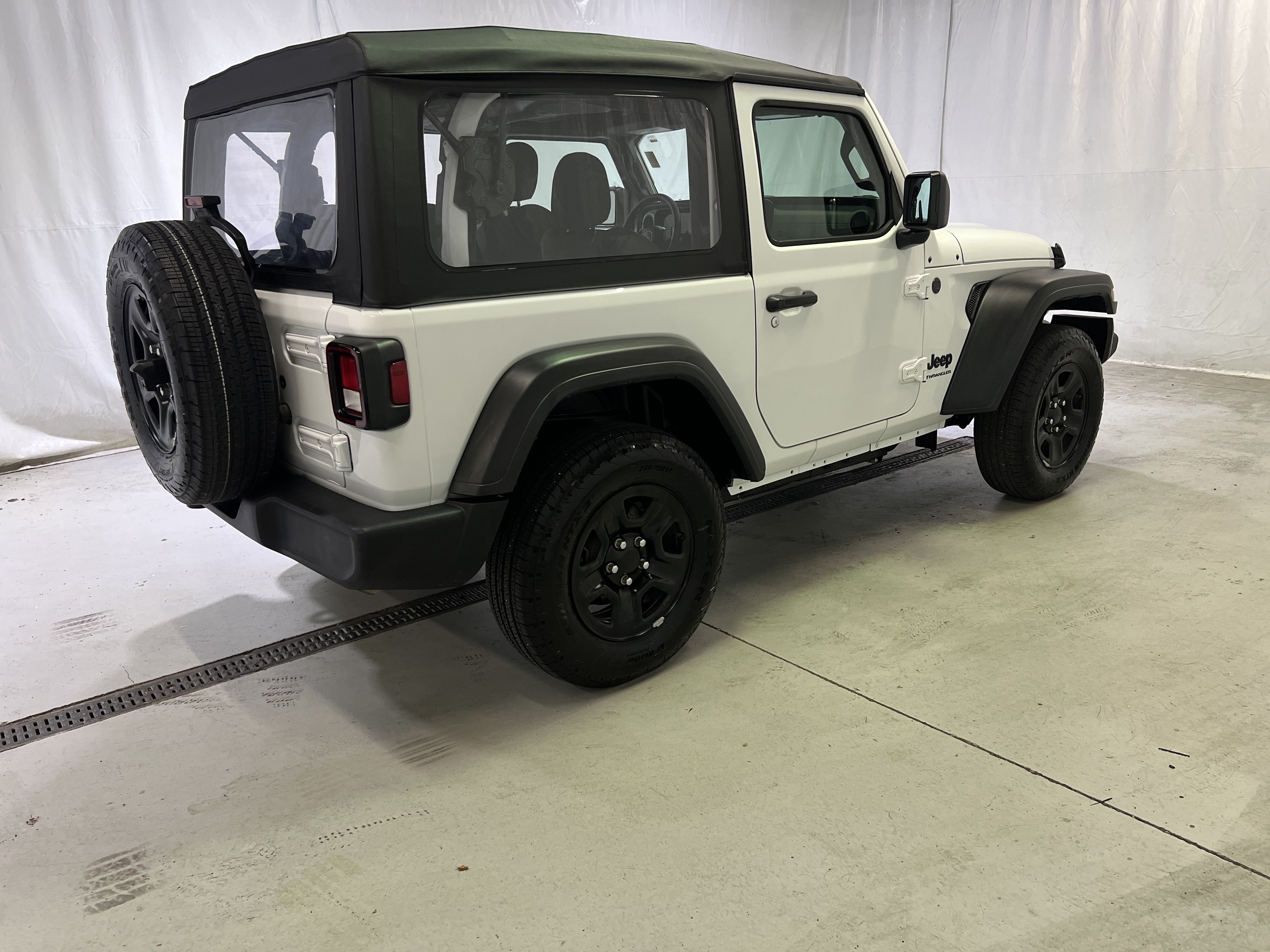 Used 2025 Jeep Wrangler Sport AWD/4WD image 11