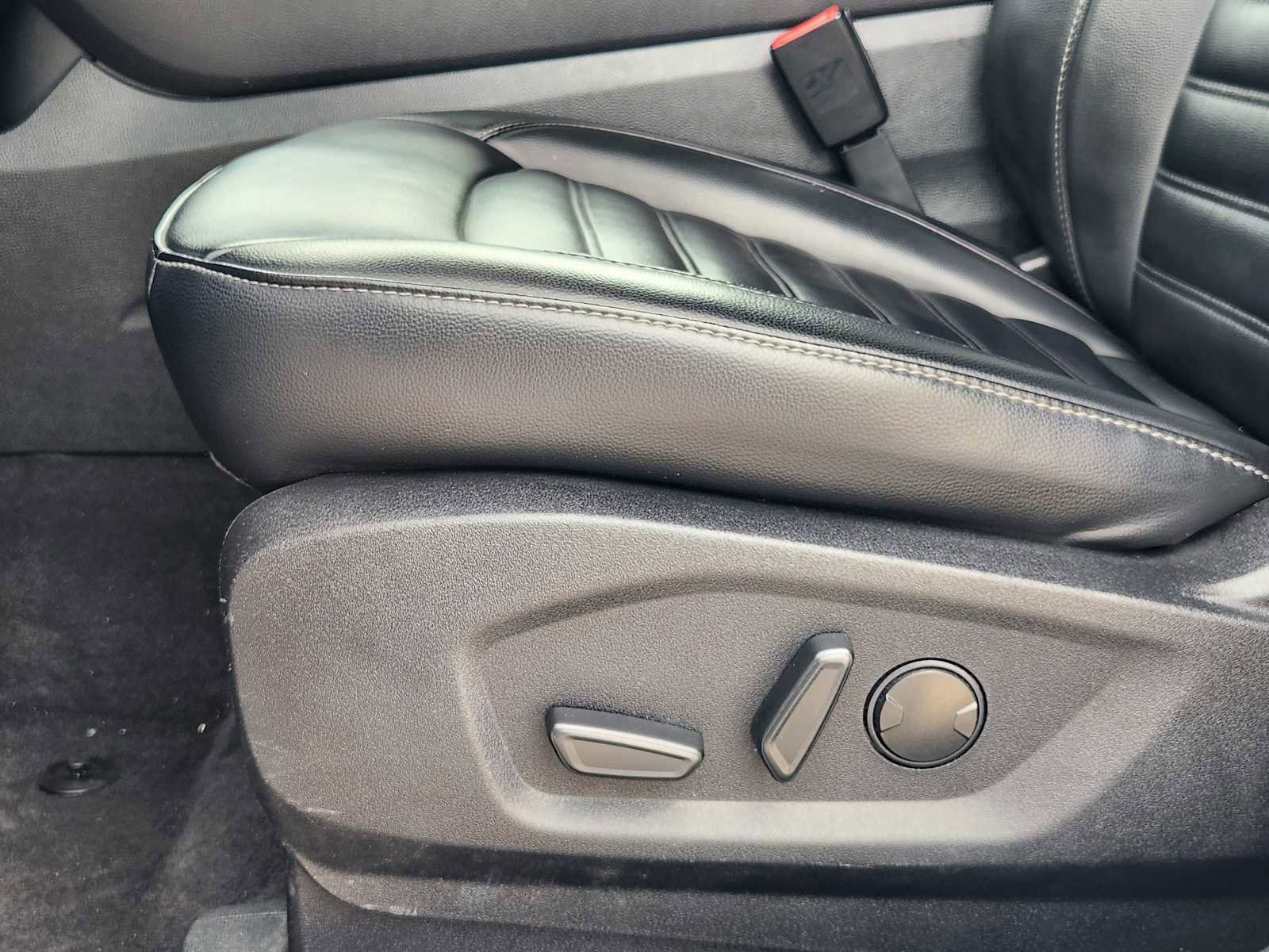 Used 2024 Ford Edge SEL image 24