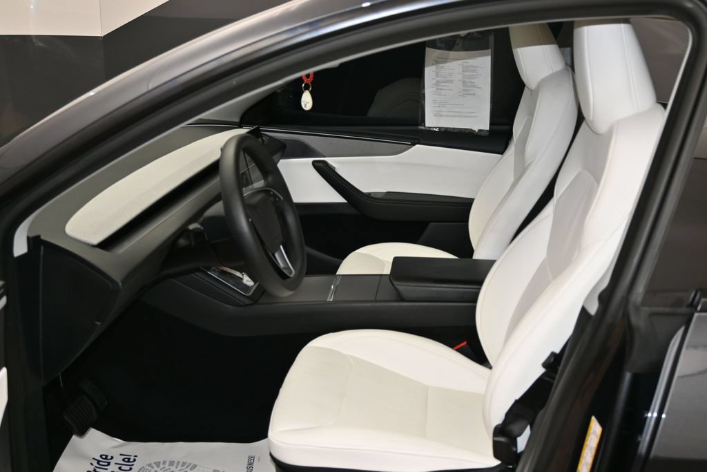 Used 2026 Tesla Model Y Long Range AWD/4WD image 21