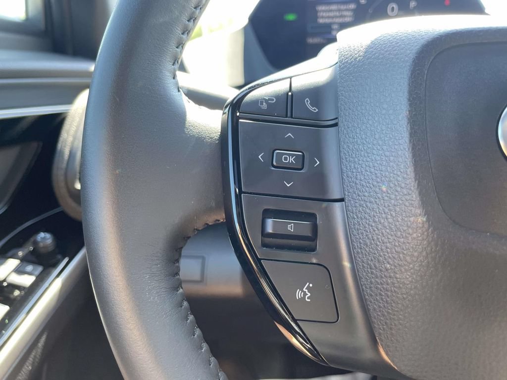 Used 2025 Toyota bZ4X FWD image 14