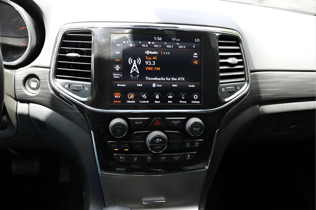 Used 2022 Jeep Grand Cherokee Laredo X RWD image 26