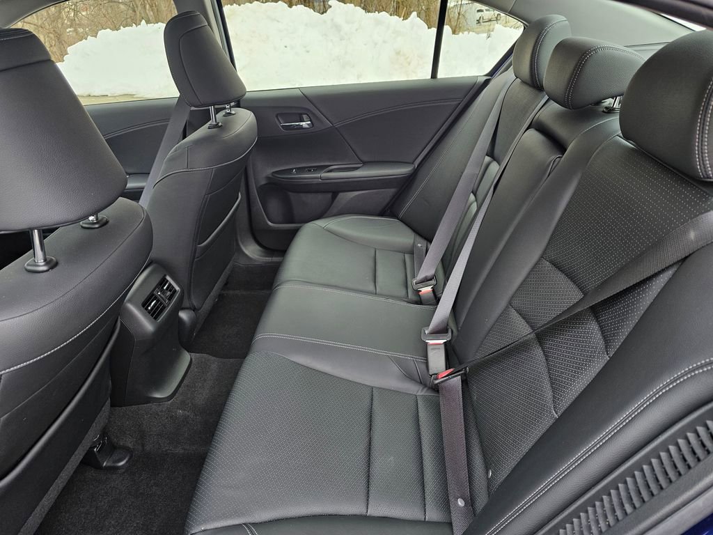 Used 2017 Honda Accord Touring image 17