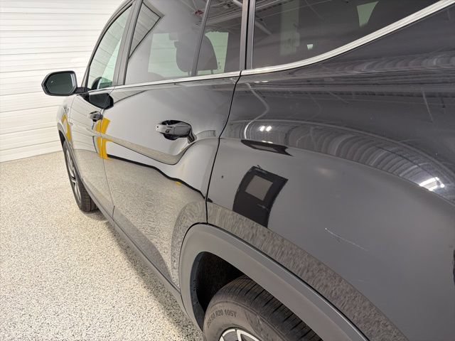 Used 2024 Volkswagen Atlas SE AWD/4WD image 36
