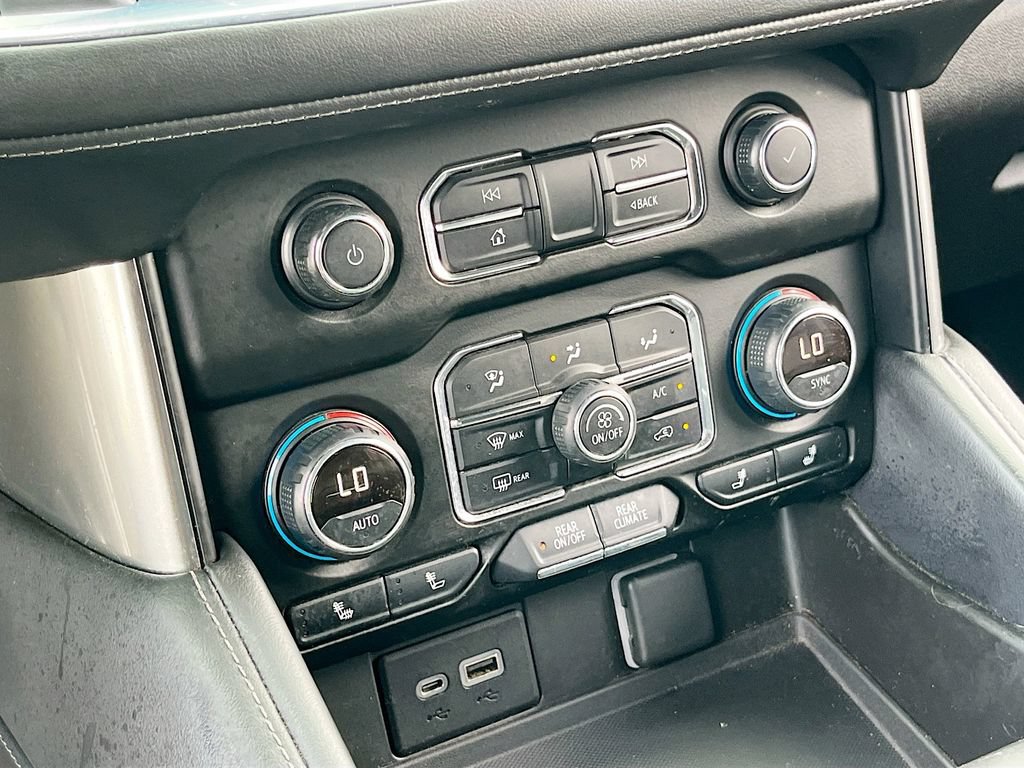 Used 2021 Chevrolet Suburban LT AWD/4WD image 15