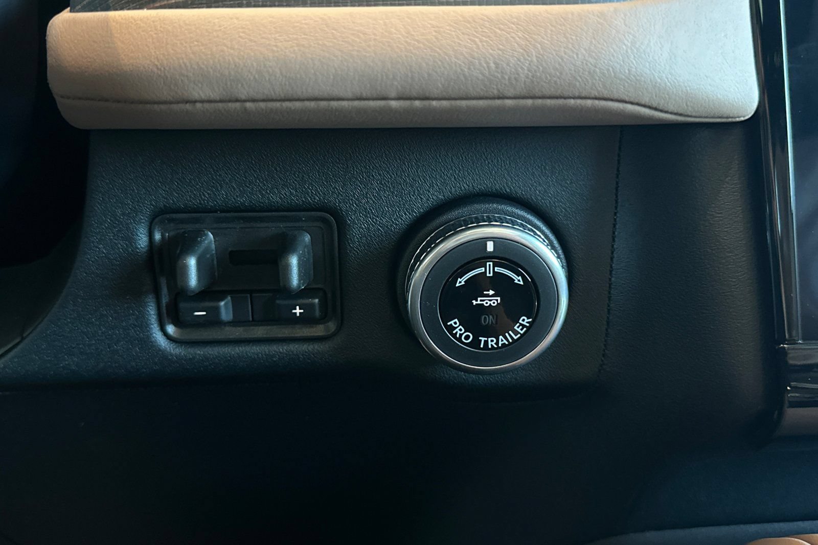 New 2026 Lincoln Navigator L Black Label AWD/4WD image 29