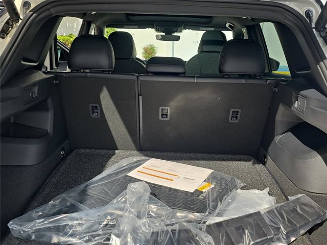 New 2026 Volkswagen Tiguan SE R-Line FWD image 24