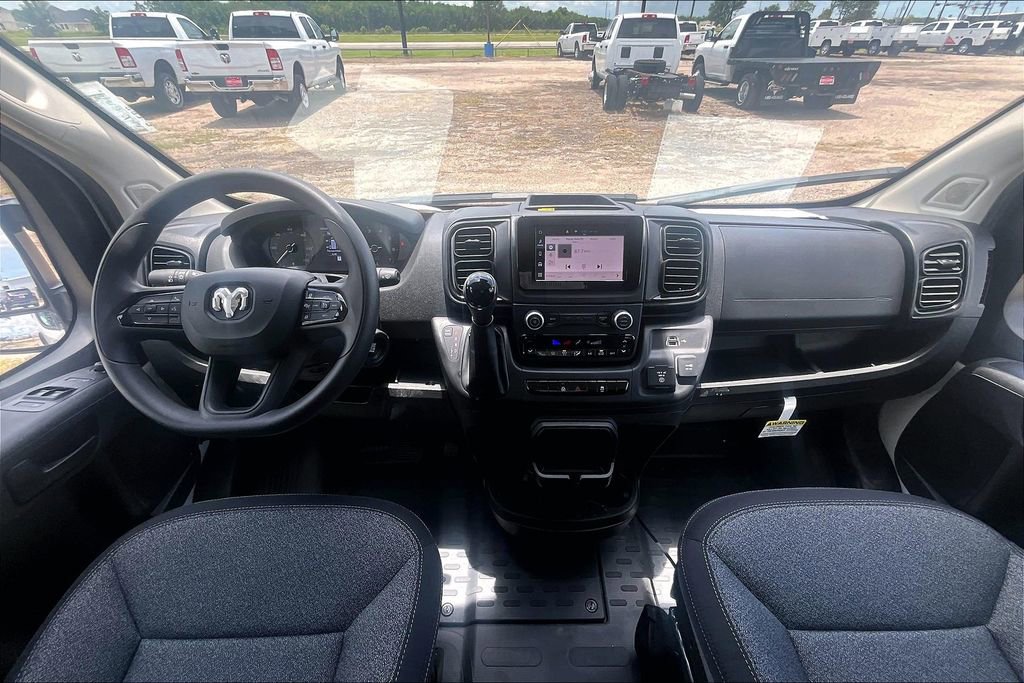 New 2024 RAM ProMaster 2500 w/ Convenience Group FWD image 4