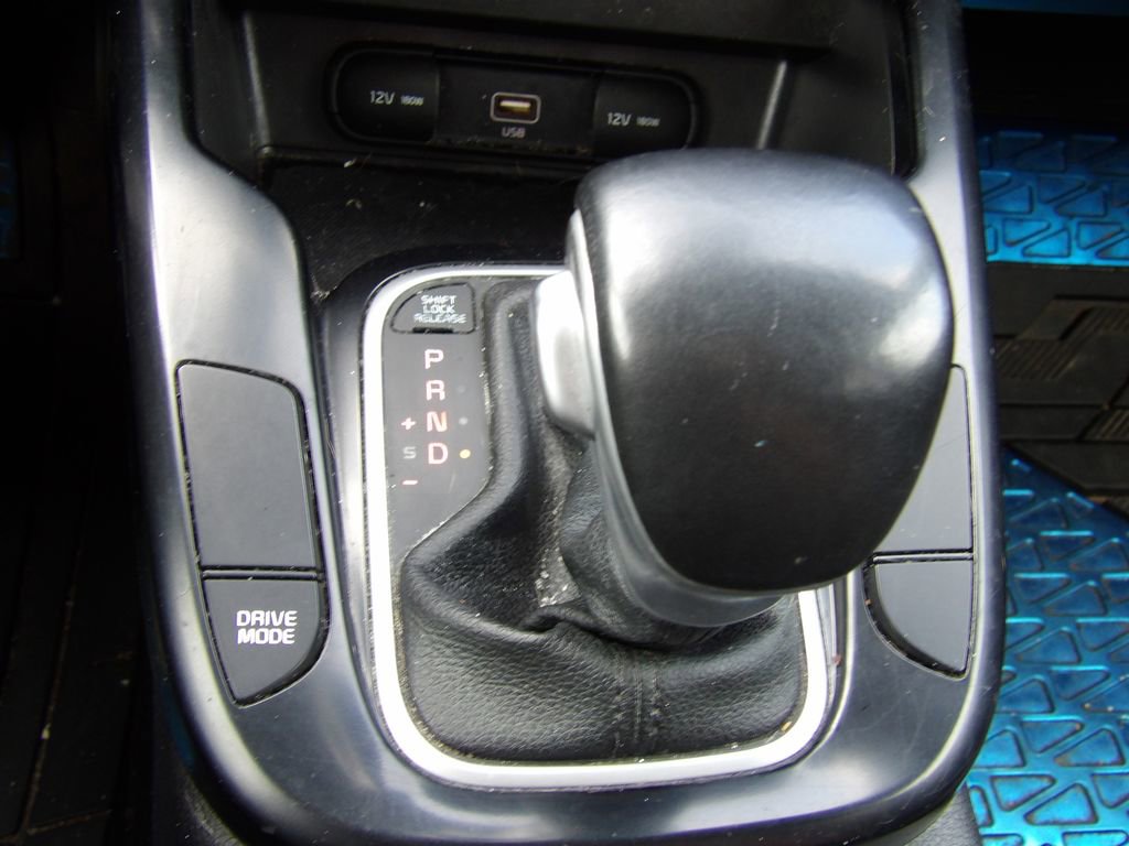 Used 2020 Kia Soul GT-Line FWD image 16