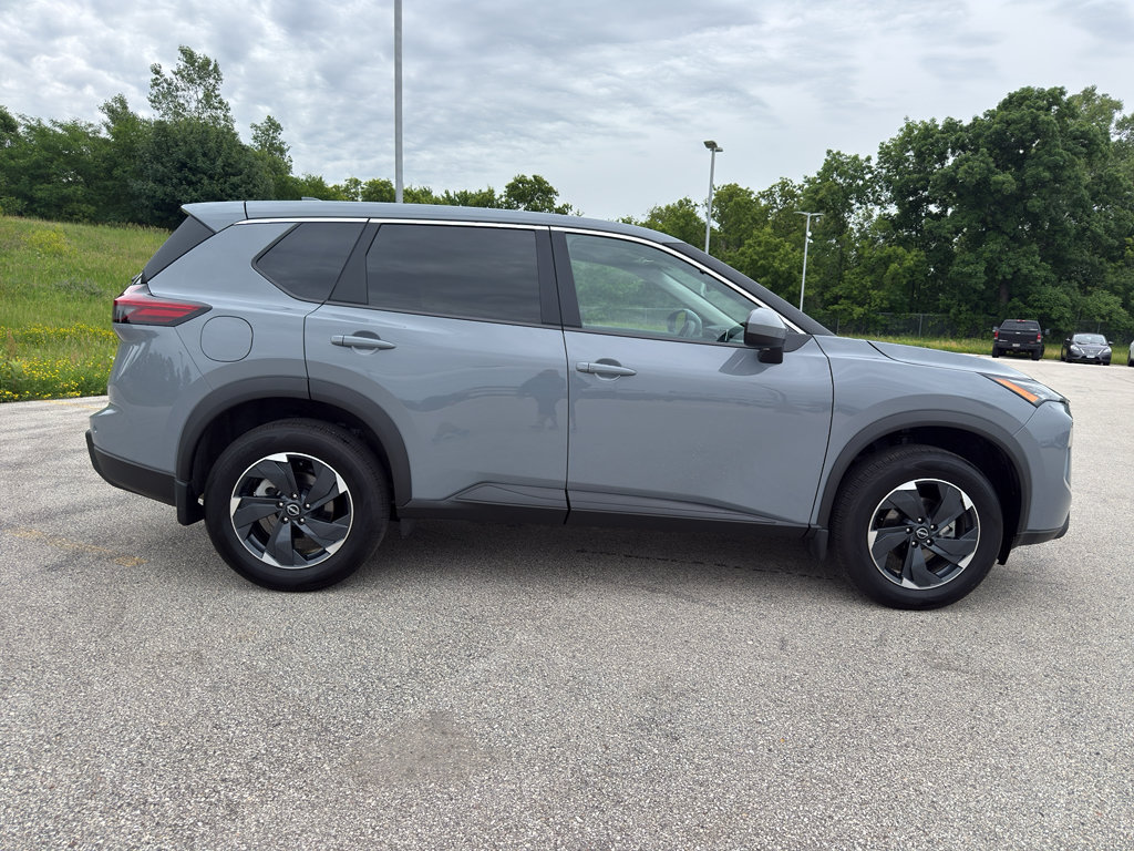 Used 2026 Nissan Rogue SV w/ Cold Weather Package AWD/4WD image 4