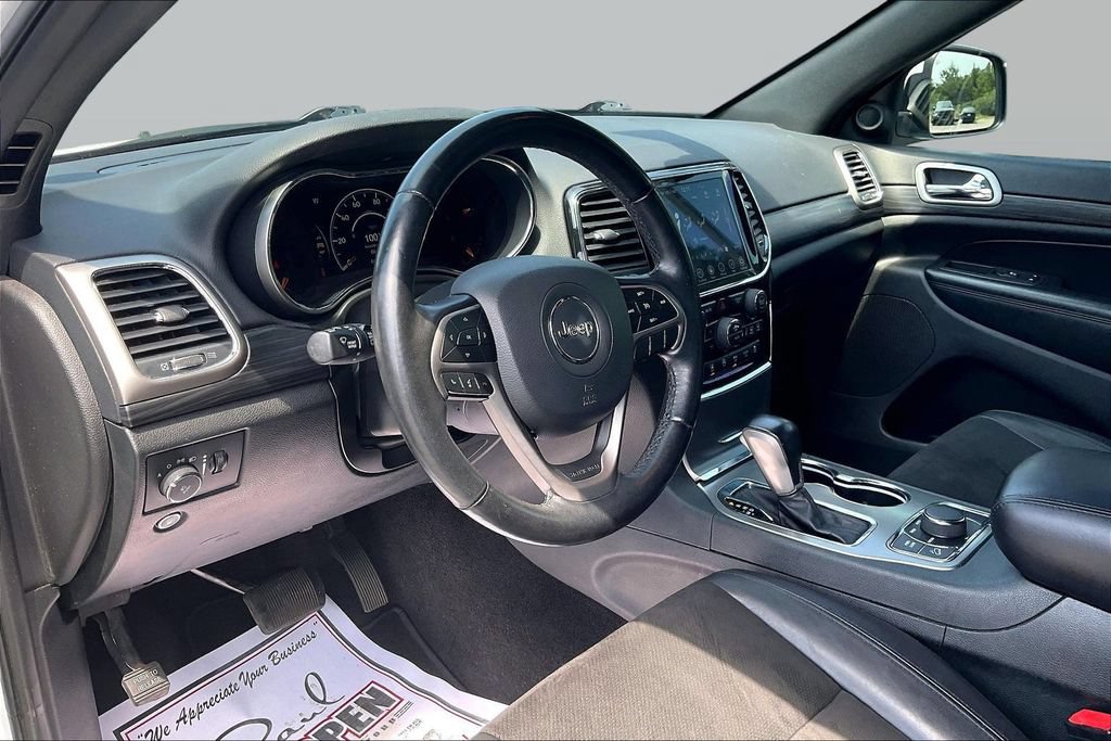 Used 2022 Jeep Grand Cherokee Laredo X AWD/4WD image 14