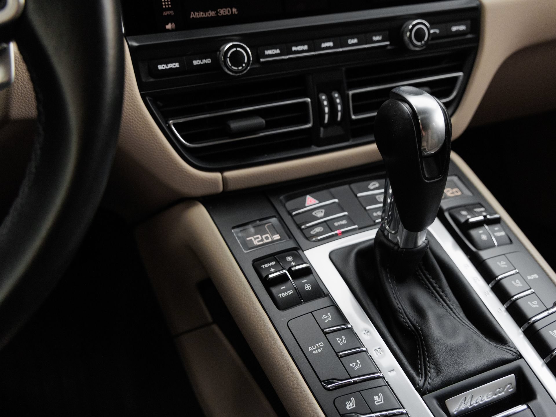 Certified 2021 Porsche Macan S AWD/4WD image 21