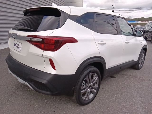 Used 2023 Kia Seltos LX image 3