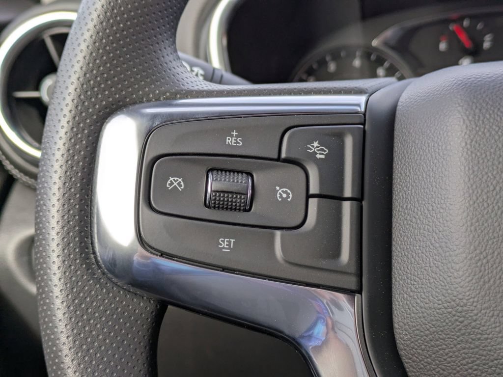New 2025 Chevrolet Blazer LT w/ Midnight/Sport Edition FWD image 26