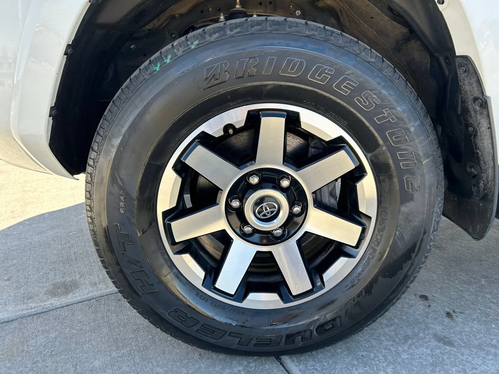 Used 2024 Toyota 4Runner TRD Off-Road Premium AWD/4WD image 33
