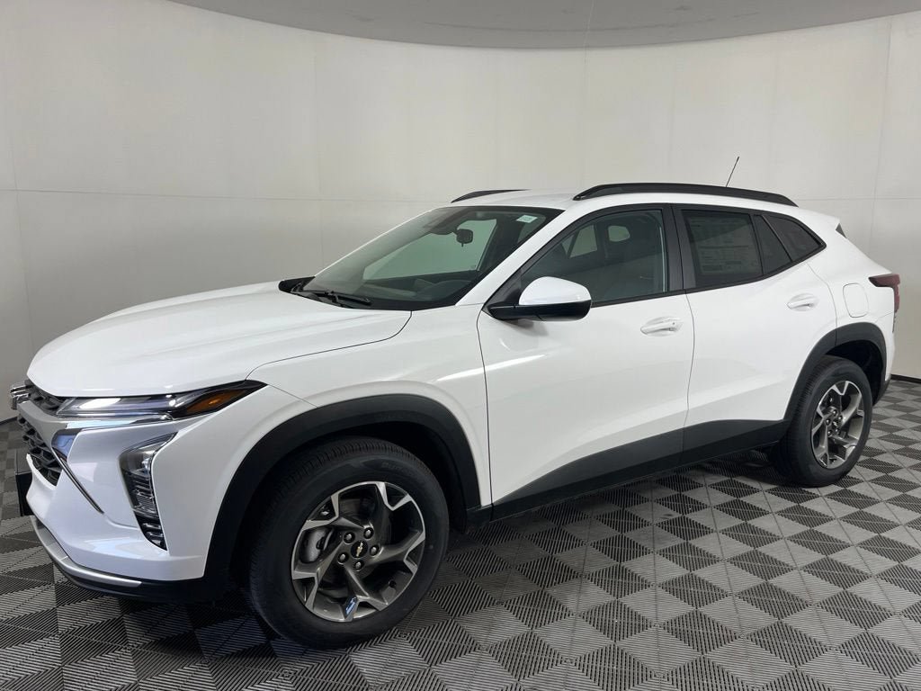 New 2026 Chevrolet Trax LT w/ LT Convenience Package FWD image 15