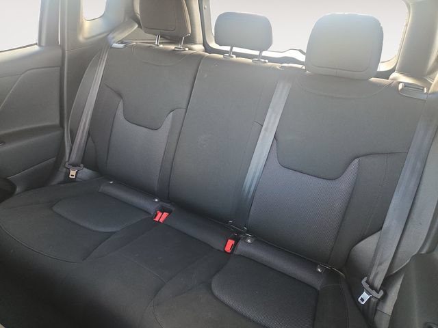 Used 2023 Jeep Renegade Latitude AWD/4WD image 13