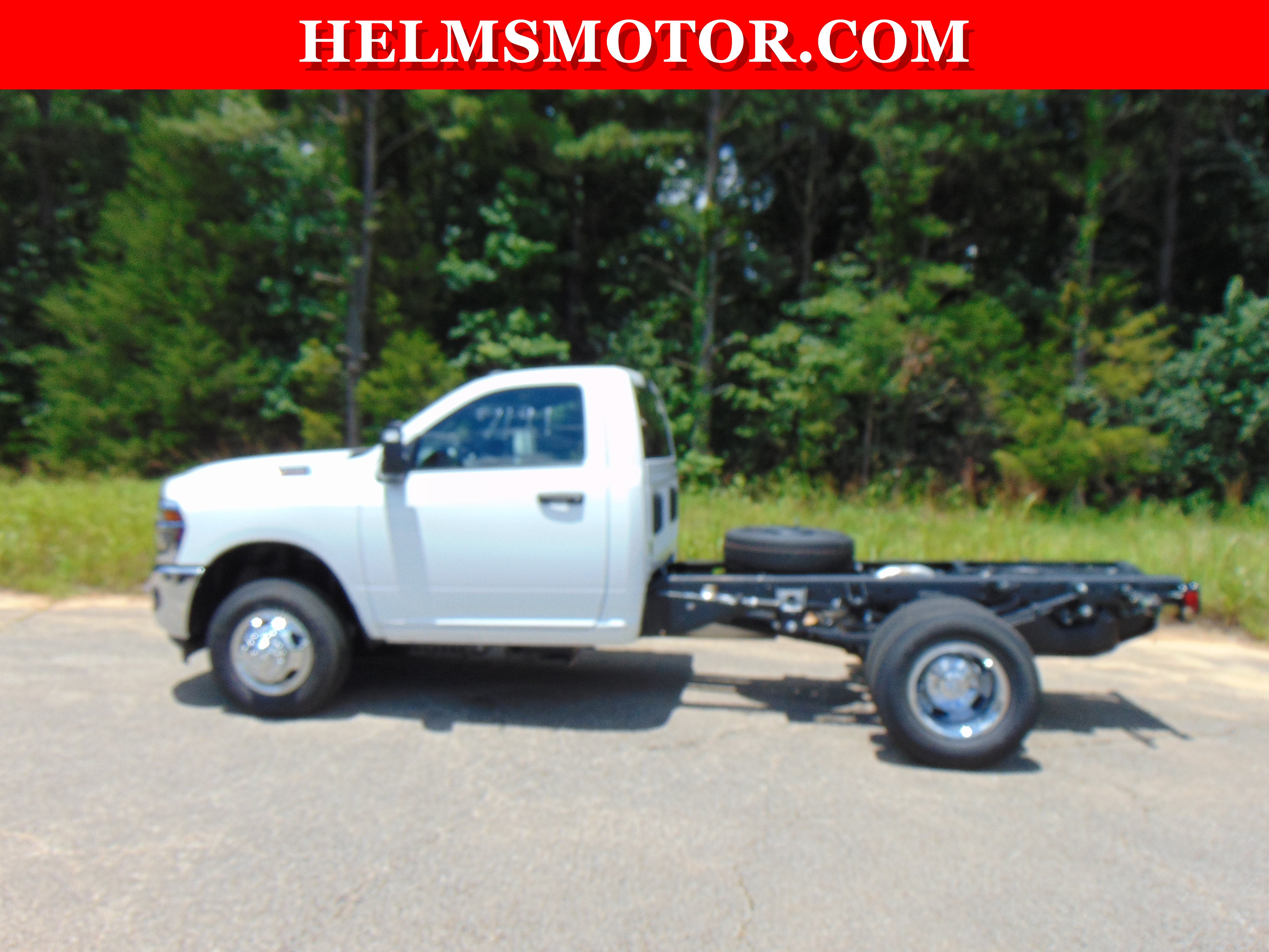 New 2026 RAM 3500 Tradesman w/ Chrome Appearance Group A AWD/4WD image 4