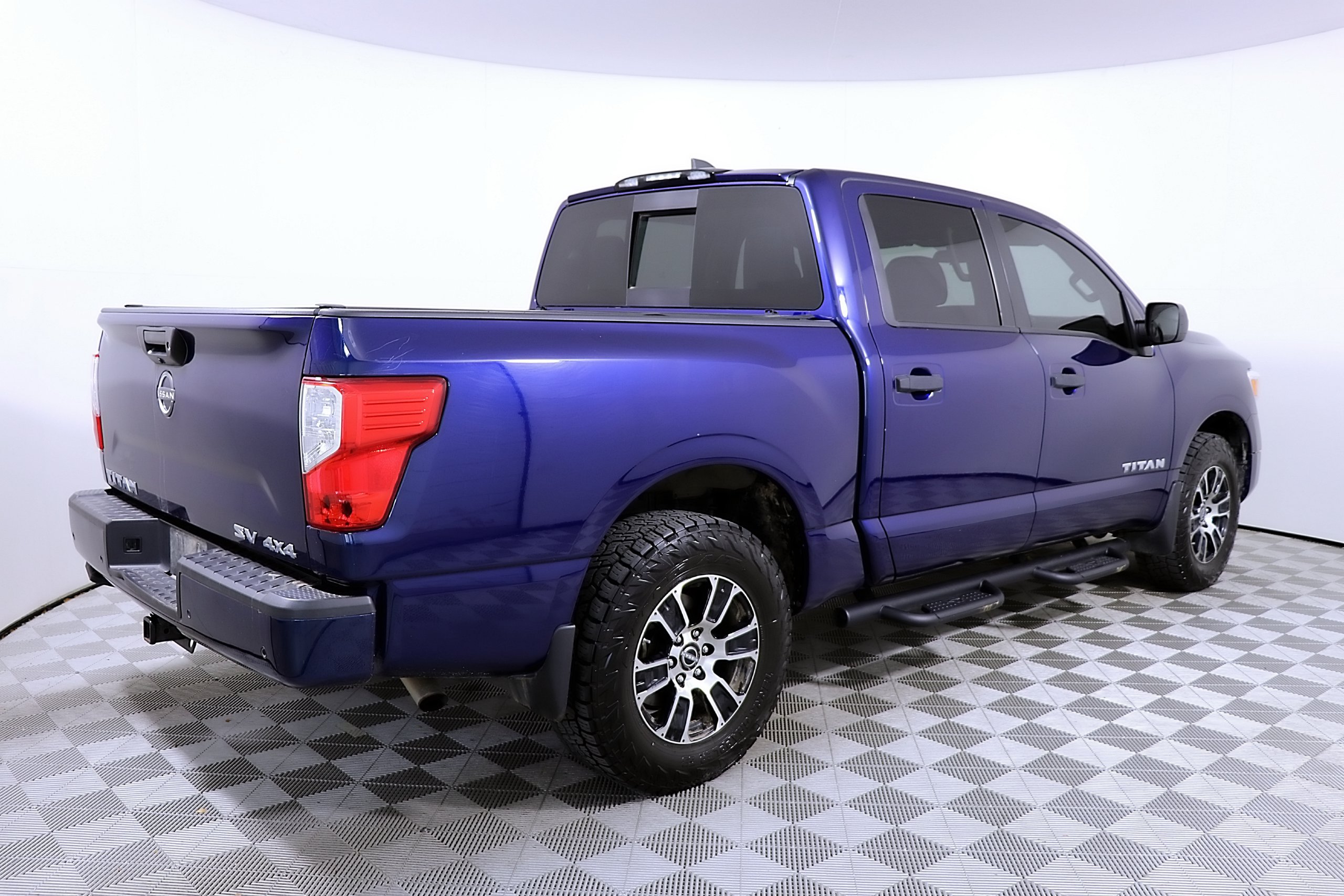 Used 2024 Nissan Titan SV w/ Accessory Utility Package AWD/4WD image 7