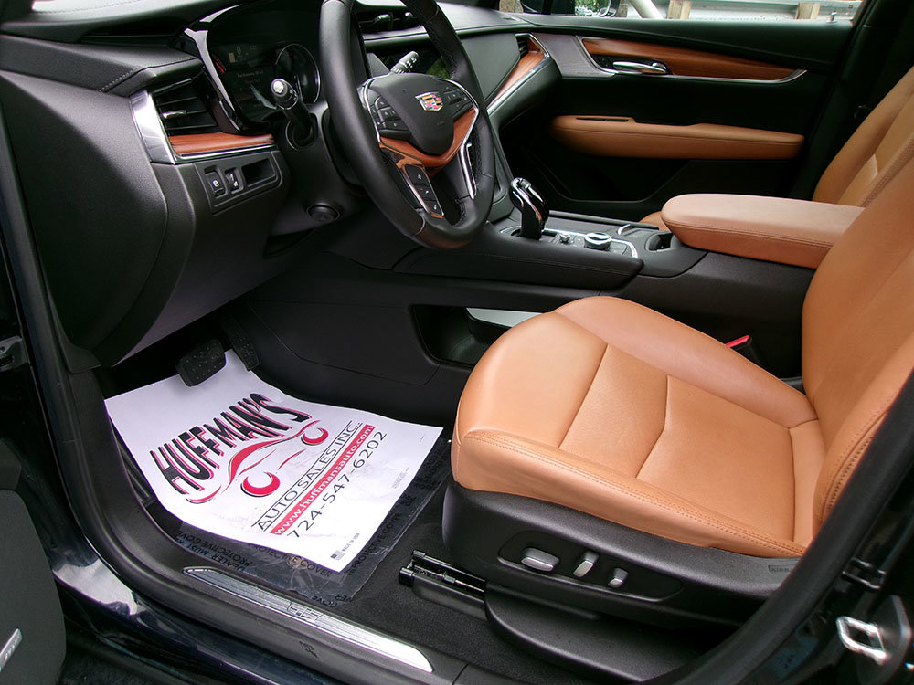 Used 2021 Cadillac XT5 Premium Luxury w/ LPO, Floor Liner Package image 16