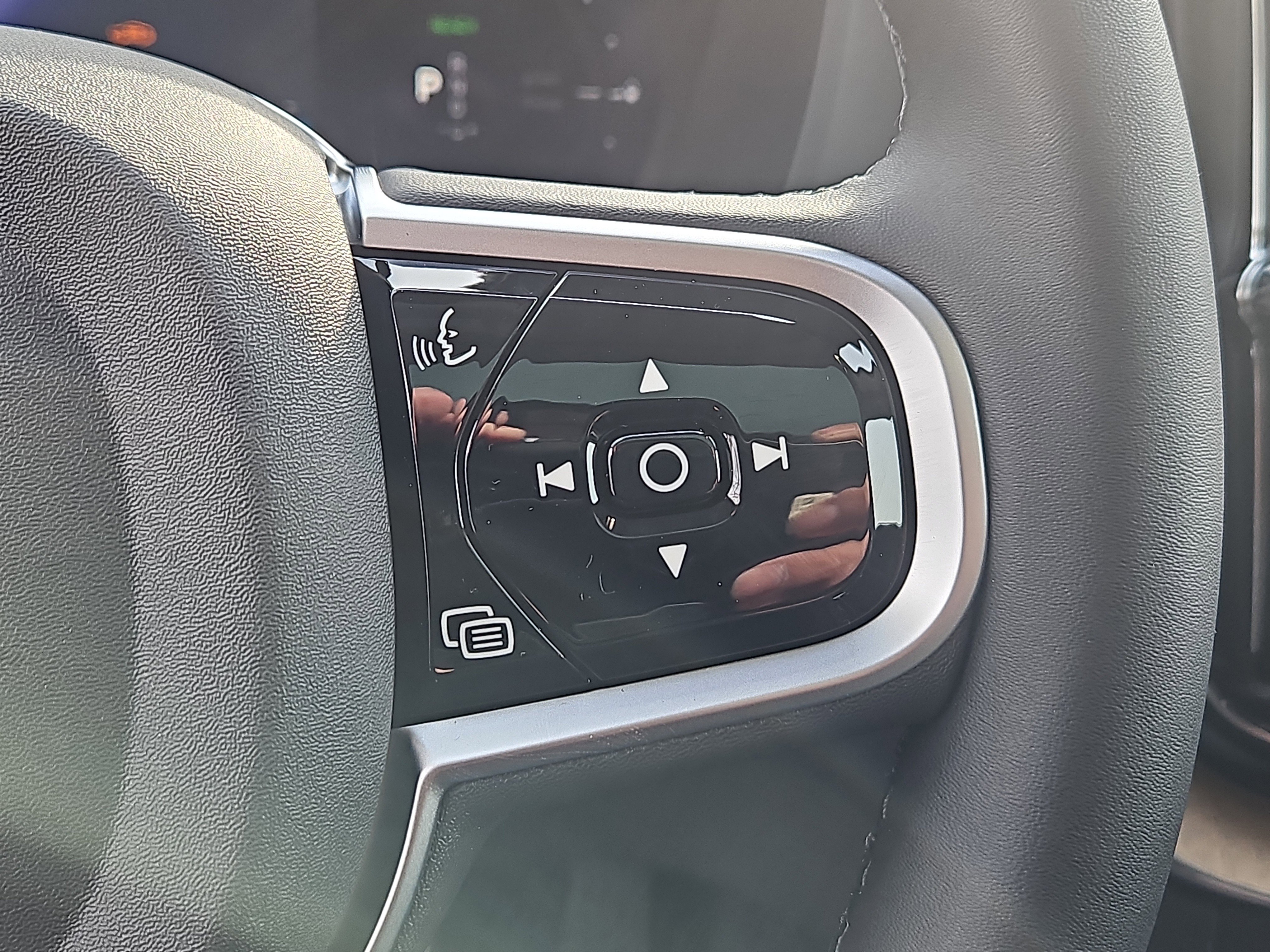 New 2026 Volvo XC60 T8 Ultra w/ Protection Package Premier image 15