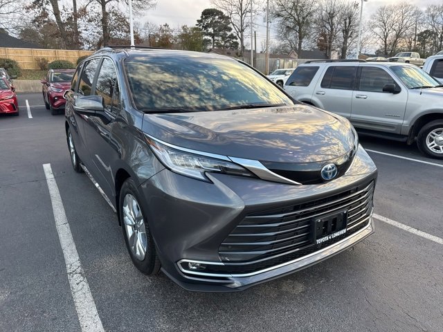 Used 2025 Toyota Sienna Limited