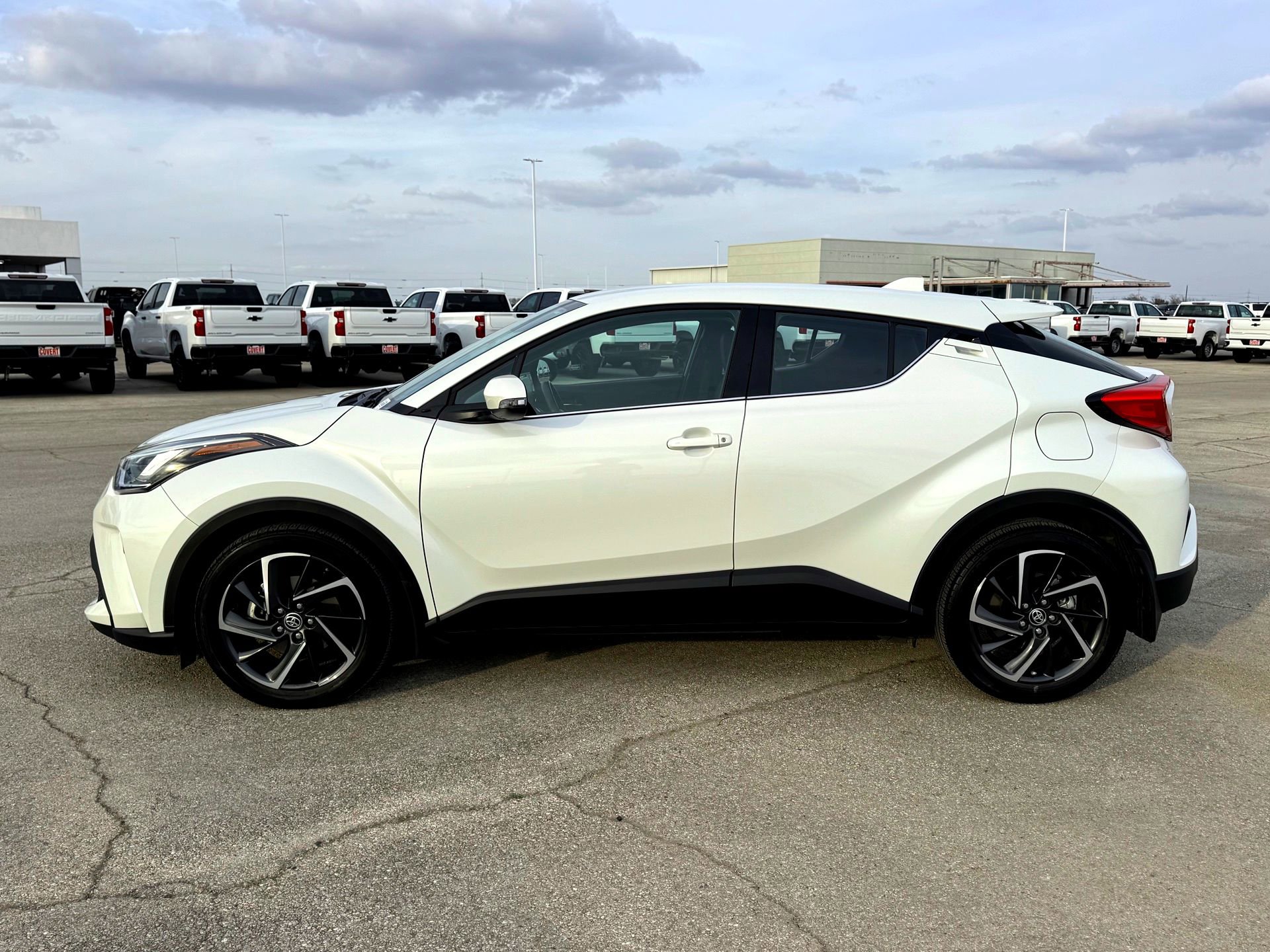 Used 2021 Toyota C-HR Limited image 10