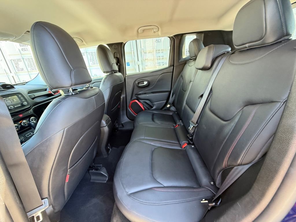 Used 2017 Jeep Renegade Trailhawk w/ Premium Trailhawk Package AWD/4WD image 23