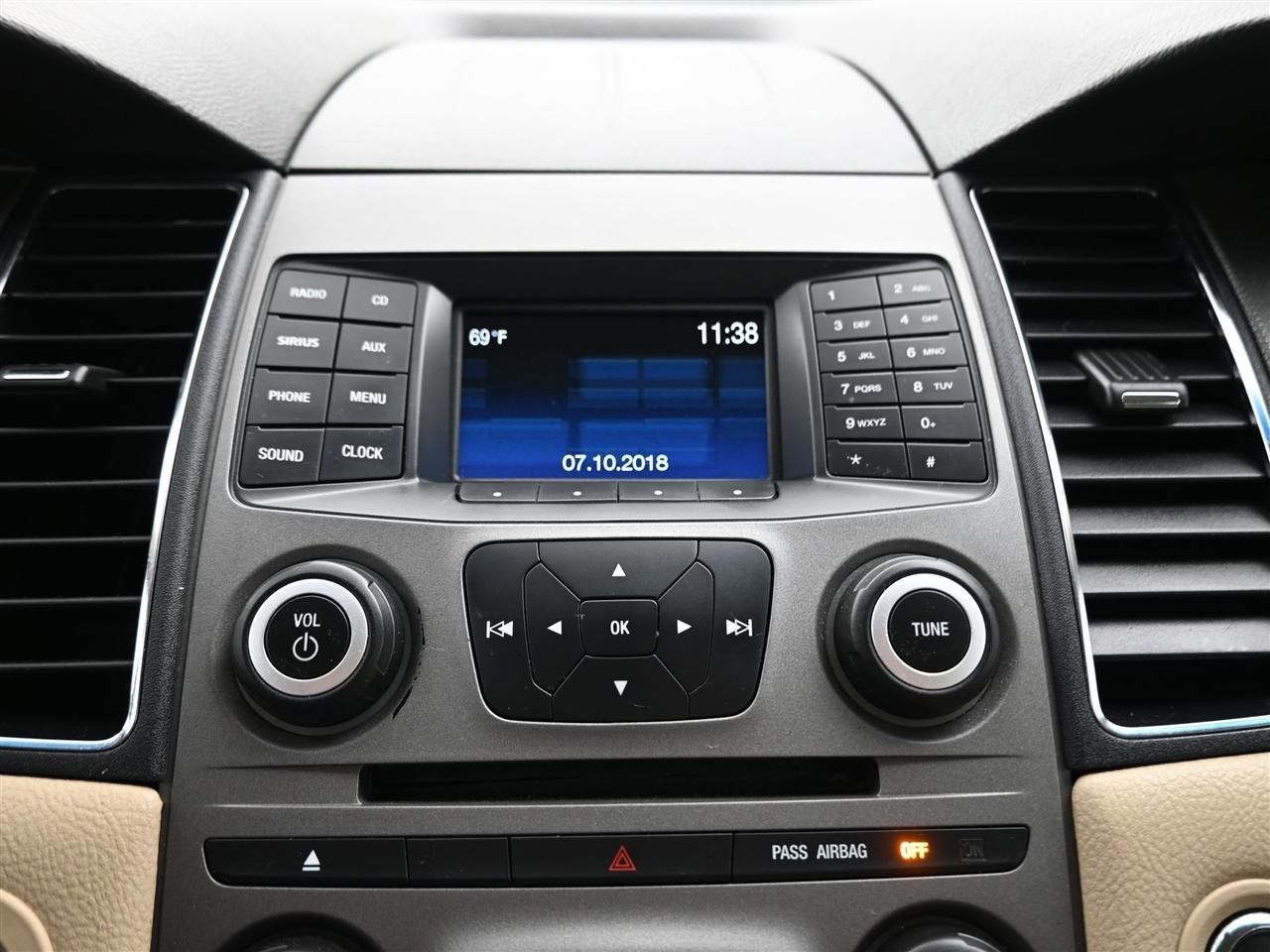 Used 2019 Ford Taurus SE FWD image 15