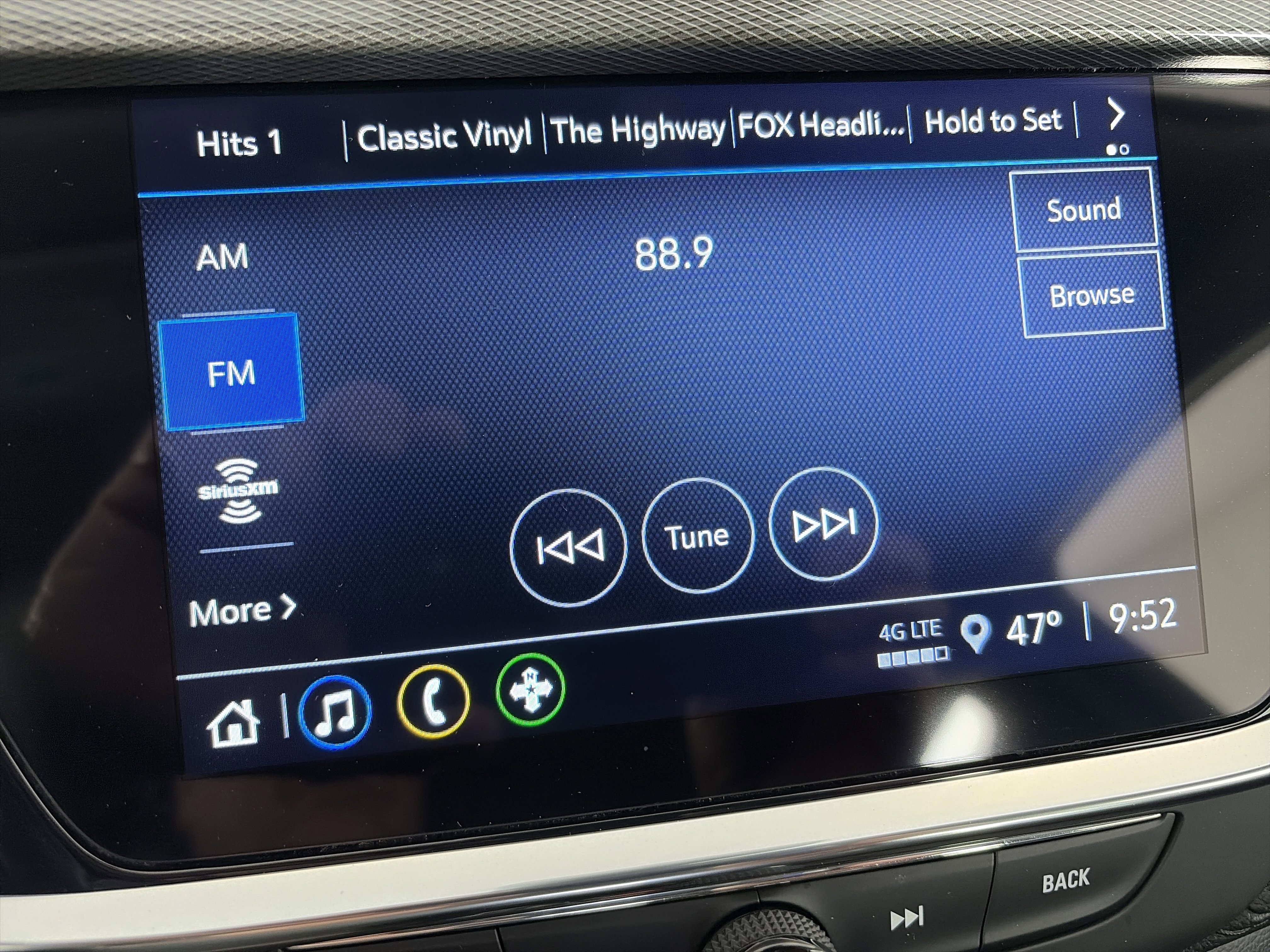 Certified 2023 Buick Encore GX Preferred w/ Cold Weather Comfort Package image 17