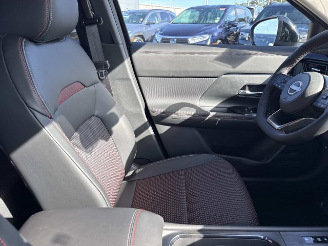 New 2027 Nissan Kicks SR FWD image 13
