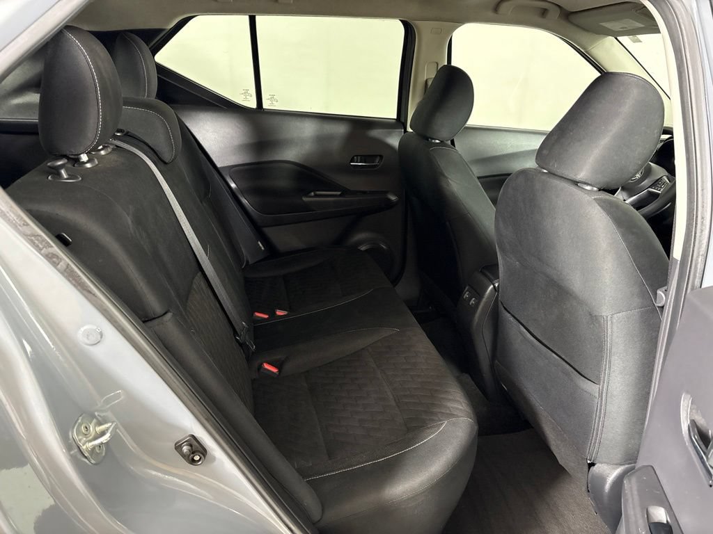 Used 2022 Nissan Kicks SV FWD image 19