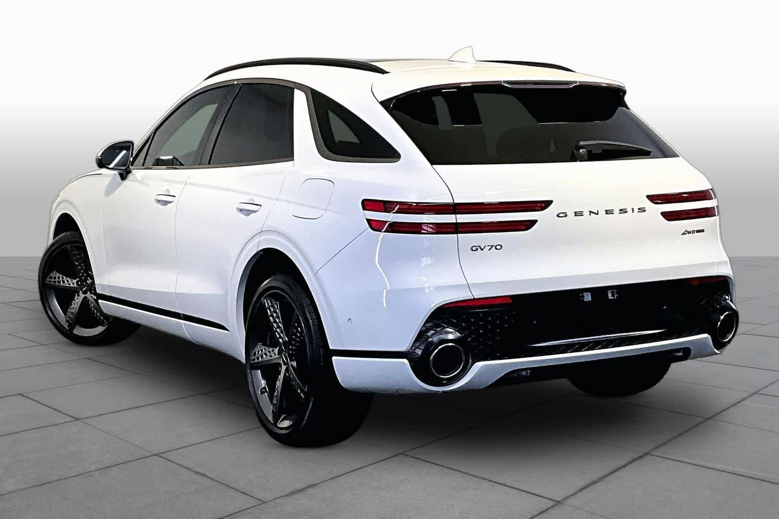 Used 2024 Genesis GV70 3.5T Sport w/ Sport Prestige Package AWD/4WD image 12