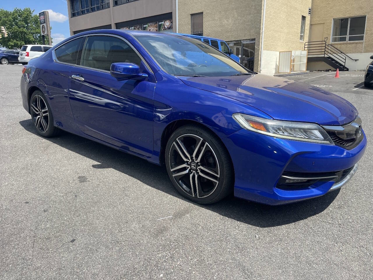 Used 2016 Honda Accord Touring image 5