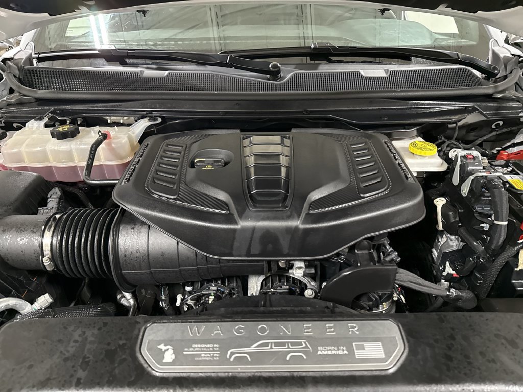 Used 2025 Jeep Wagoneer Series II AWD/4WD image 27