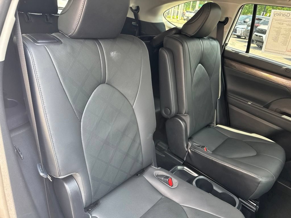 Certified 2020 Toyota Highlander Platinum AWD/4WD image 33