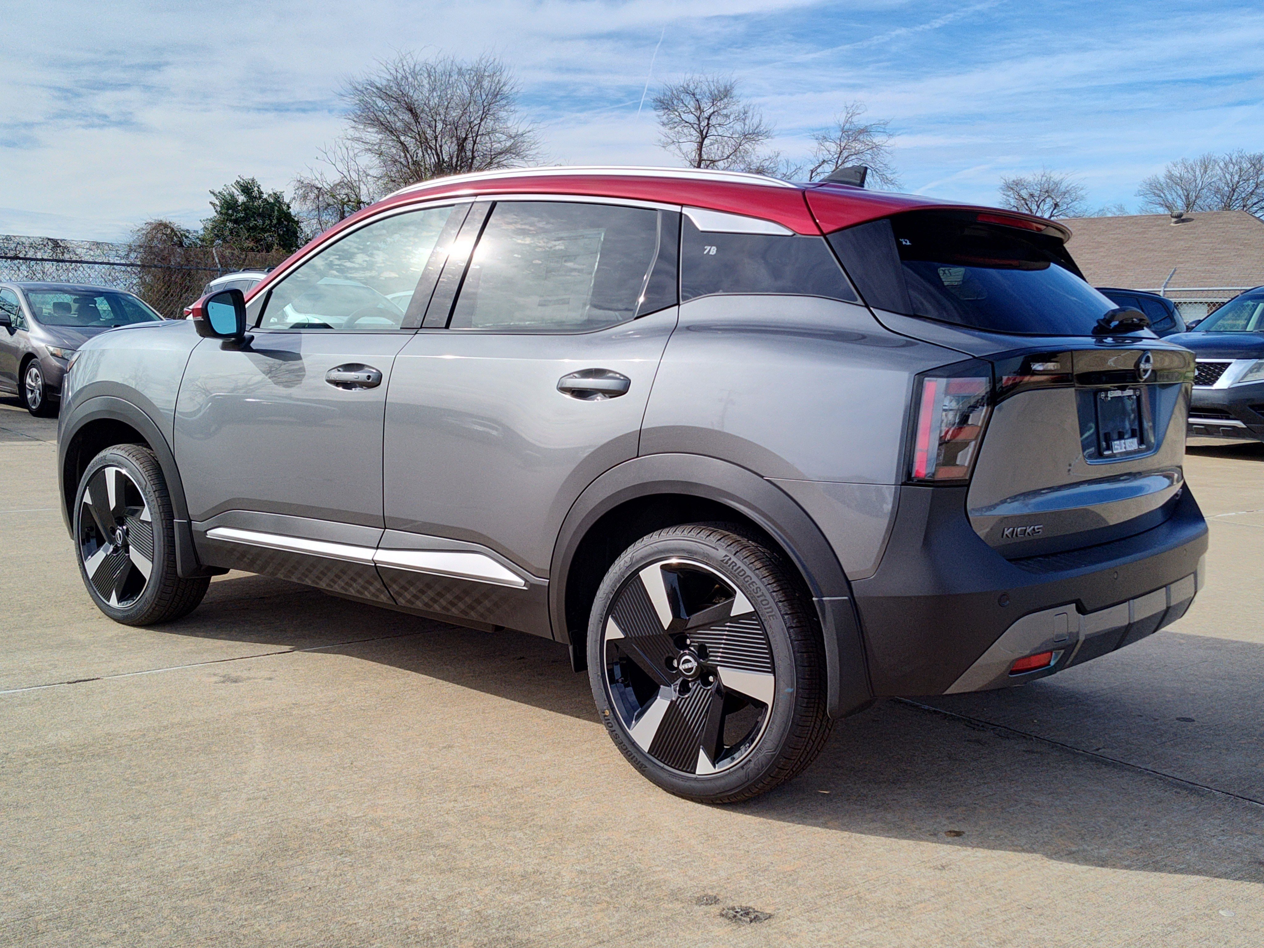 New 2026 Nissan Kicks SR image 3
