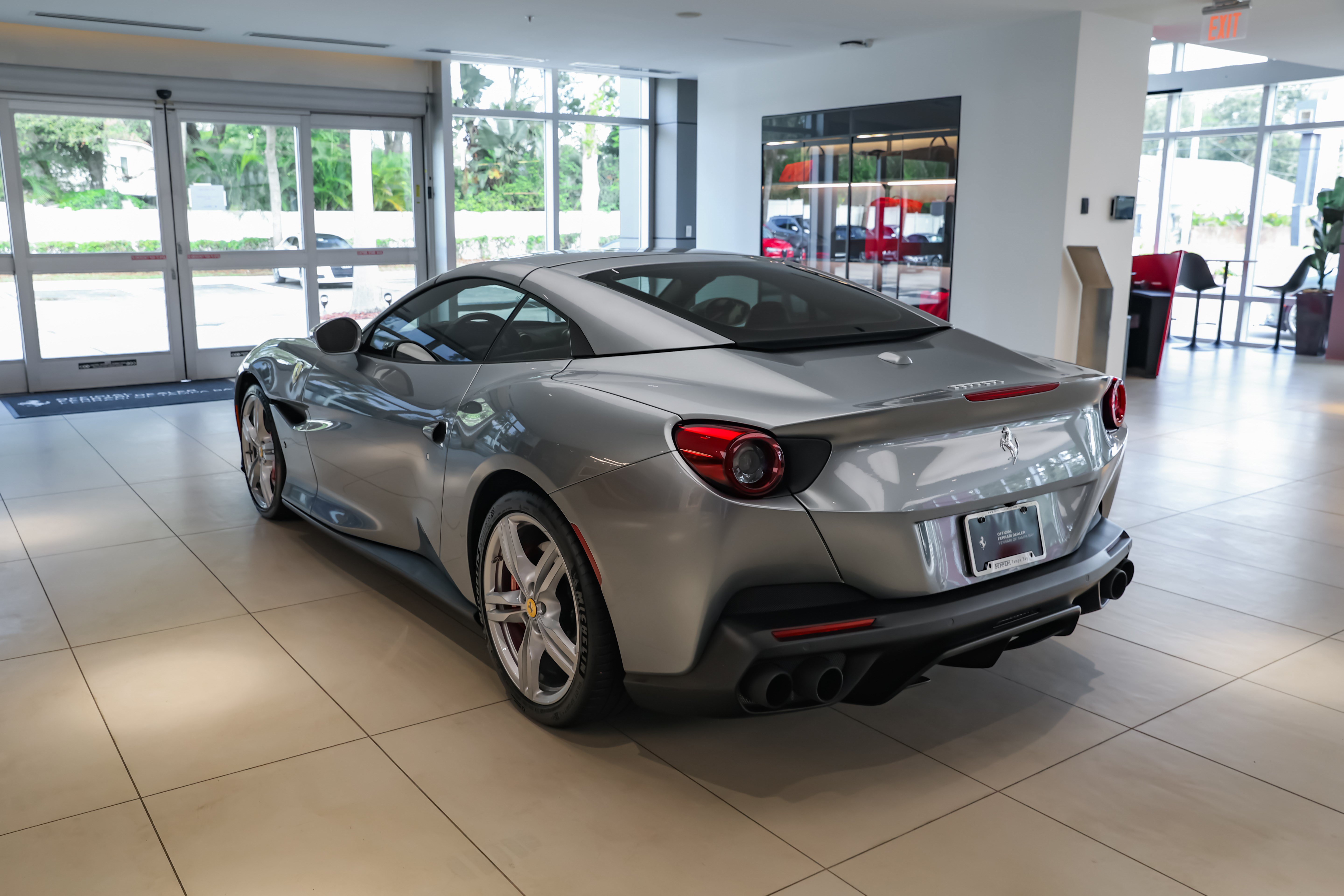 Used 2019 Ferrari Portofino RWD image 20