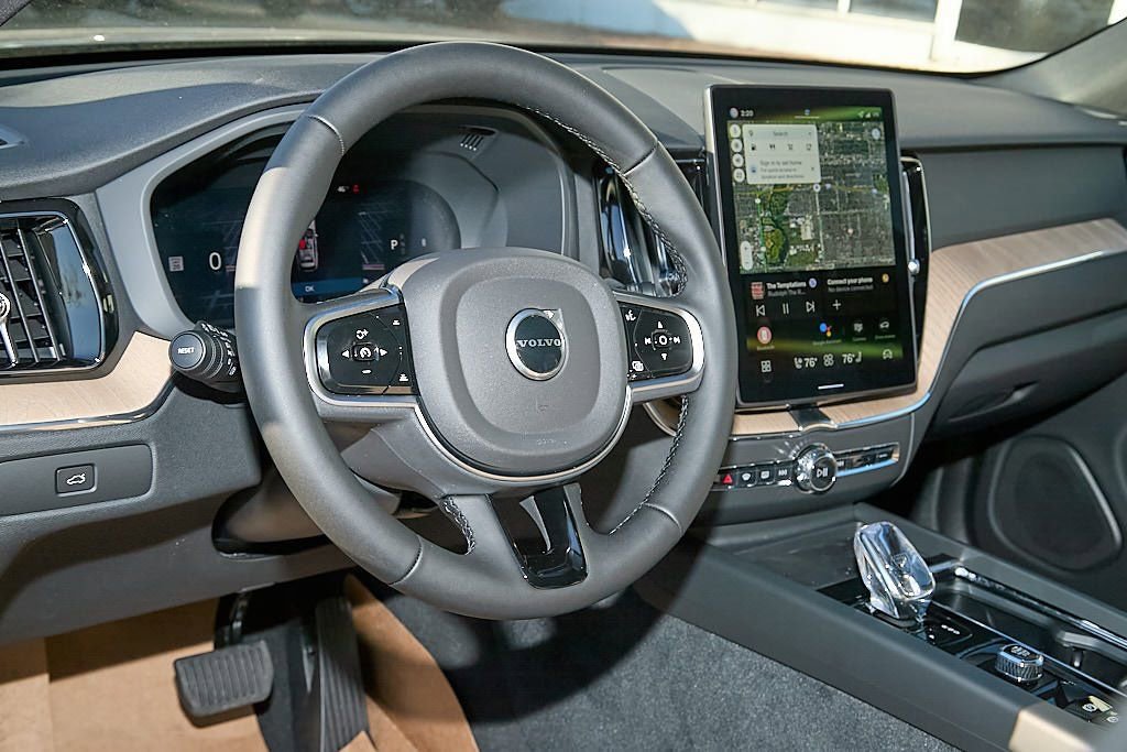 New 2026 Volvo XC60 B5 Plus w/ Climate Package image 13