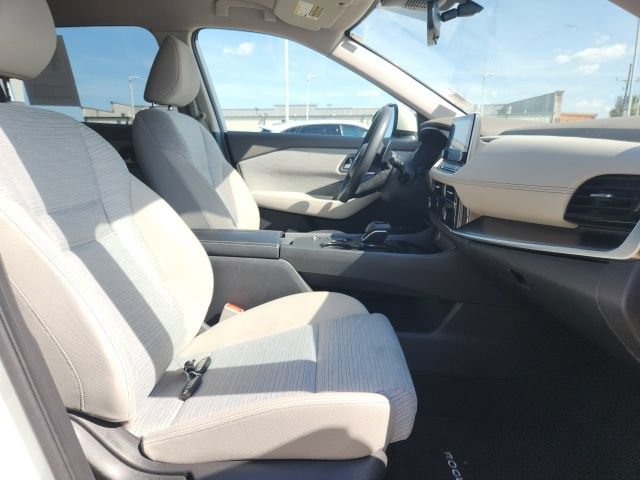 Used 2021 Nissan Rogue SV FWD image 16