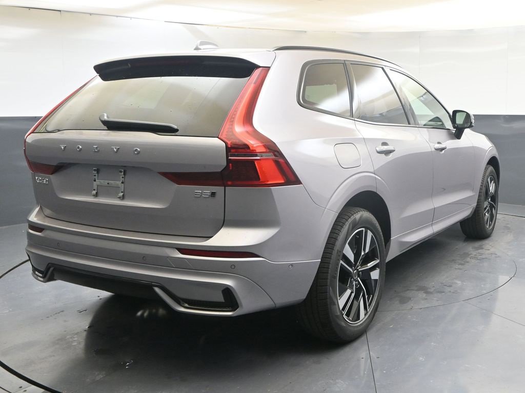 New 2026 Volvo XC60 B5 Plus w/ Climate Package image 5
