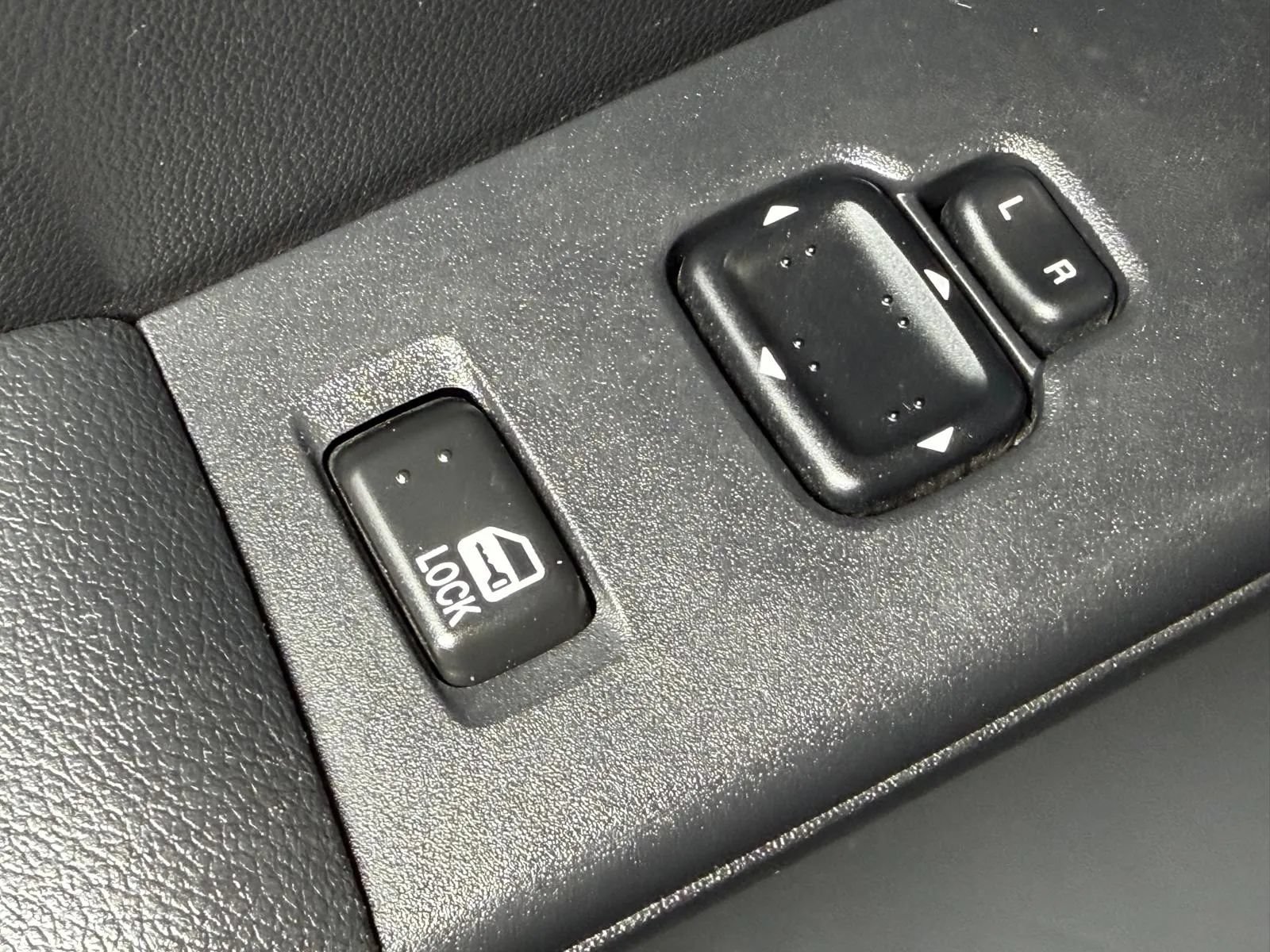 Used 2010 MAZDA MX-5 Miata Touring w/ Suspension Pkg RWD image 18
